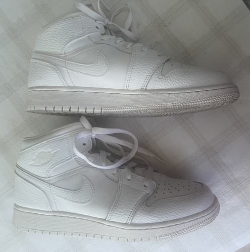 Air jordan mid triple - air,