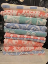 9 x DDR Babydecke Kinderwagen, Krabbelbox, Laufgitter Decke bunte Muster