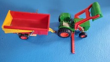 Playmobil: Traktor mit Anhänger und Zubehör, aus den 1980er Jahren