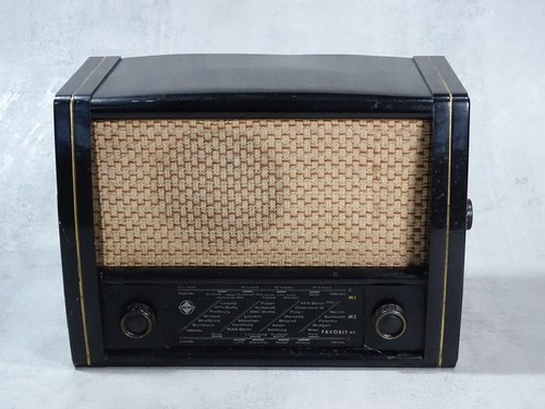 Altes röhrenradio mit - altes,