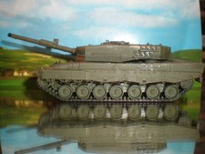 Roco # 329 # Kampfpanzer Leopard 2 # Bundeswehr, Nato, UN, Ukraine usw. # 1:87 #