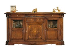 Klassische Anrichte mit Einlegearbeit