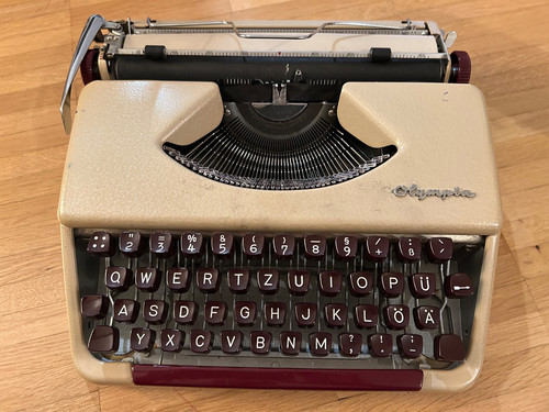 Schreibmaschine olympia - schreibmaschine,