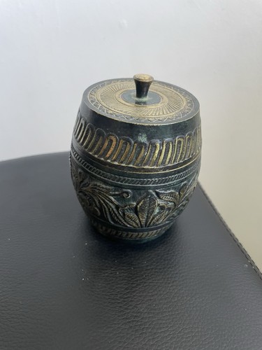 Alte schwere vase - schwere, deckel