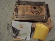 Hluru 31-Saiten Kalyre in