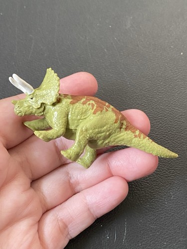2022 triceratops jurassic - 2022,