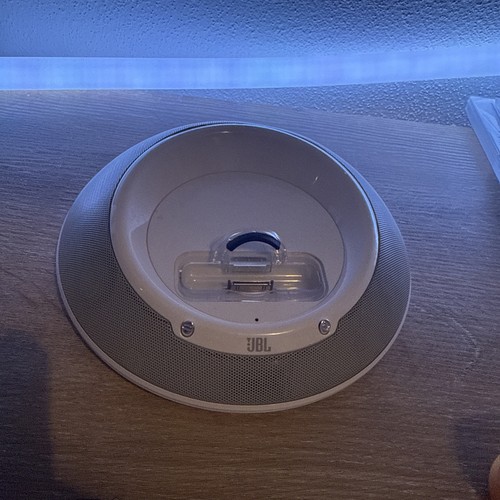 Jbl stage docking station - on,