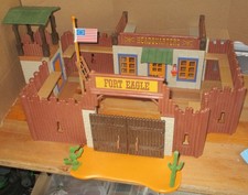 tolles Soldatenfort mit Zubehör...5