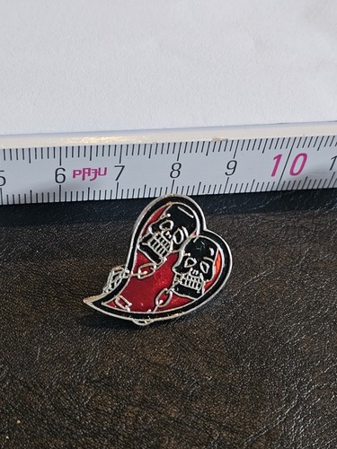 Herz mit totenköpfen pin - mit,