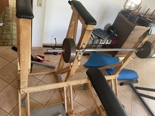 Kurzhanteln, Hantelbank, Wadenmaschine, Schrägbank