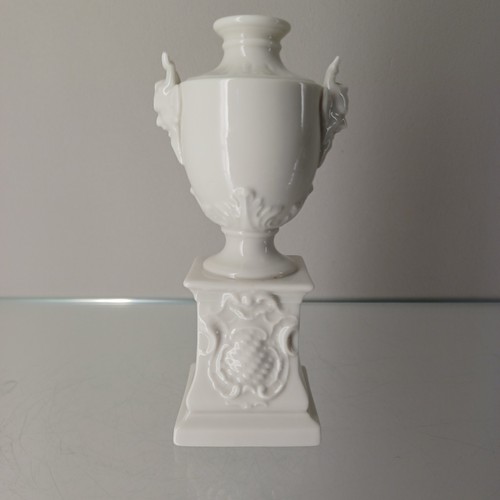 Nymphenburg postamentvase 1 - nymphenburg,