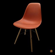 Vitra Eames RE DSW Plastic