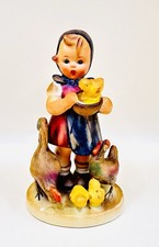 Hummel Goebel Feeding Time