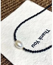 Einfache Einzigartige schwarze Spinell Kette mit Natur Barockperle, stellebar