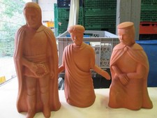 3 große Krippenfiguren aus Ton. Heilige 3 Könige, unbemalt, für Balkon, Terrasse