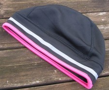 Damen Laufmütze, mit Reflektor-Streife, schwarz/pink, Gr M, Erlös wird gespendet