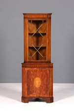Edle Englische Eckvitrine