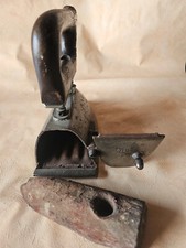 Antikes Bügeleisen  mit Holzgriff 180