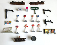 Kibri u.a - H0 - Verkehrsschilder Werbetafeln Pumpen Wasserhähne uvm. --- A 1152