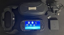 PlayStation Vita / PS Vita 3.65 Henkaku 6 Spiele 4GB + Zubehörpaket