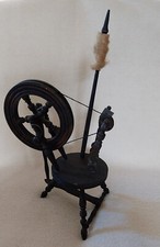 großes Puppen Spinnrad Holz