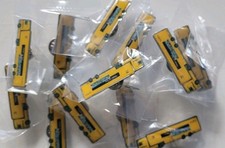 PINS DHL DEUTSCHE POST MAN