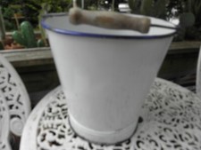 alter Emaileimer Pflanzkübel