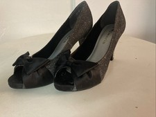 Abend Schuh,Pumps Schwarz Silber Mit Kleiner Schleife. Neu Größe 40