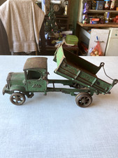 LKW (alt) - grün - Gusseisen - 1920er/30er Jahre - Made in USA - bespielt