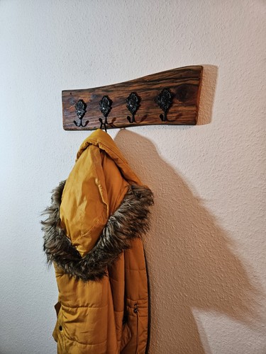 Rustikale garderobe mit vier - mit,