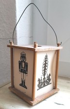 kleine weihnachtliche Holzlaterne
