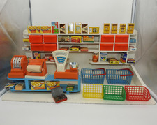 alter Kaufladen mit viel Zubehör, Geobra Kasse und Waage