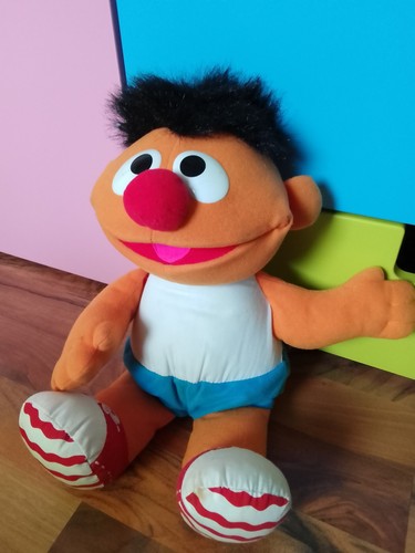 Ernie kitzel mich - ernie, ernie"