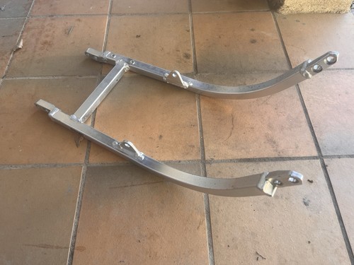 Wiege motor suzuki rgv - wiege,