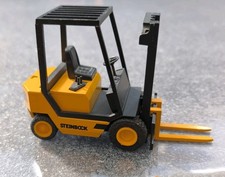 NZG  296  Steinbock Boss , Gabelstapler- Modell - 1:25
