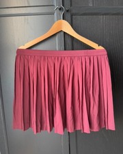 Damen Bergundy Rot/Dunkel Roter Faltenrock mini Rock Gr.40 von Divided H&M