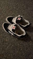VANS Schwarze Sneaker Größe
