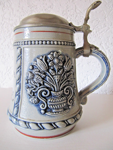 Alter bierkrug mit zinndeckel - bierkrug,