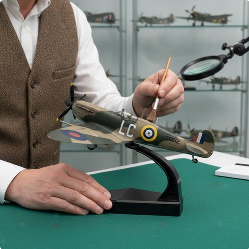 Flugzeugmodell aus