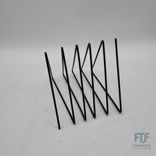 Metall Bücherregal Dreieck Design Zeitschriftenhalter Desktop Organizer Schwarz 