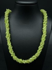 COLLIER GEDREHT 925/- SILBER RHODINIERT MIT PERIDOT  SCHMUCKJAGD