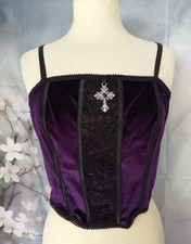 SAMT GOTHIC CORSAGE TOP MIT SPITZE & KREUZ ANHÄNGER  schwarz lila Gr.  XL