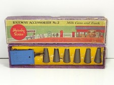 Hornby 2 MILCHKANNEN & LKW