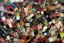 25x verschiedene Essence Catrice Nagellack Kosmetik Mystery Restposten Paket NEU