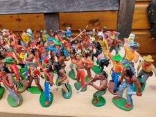 Spielzeugindianer und Cowboy-Sammlung DDR-über 100 Teile-Tiere,Zäune,Zubehör 