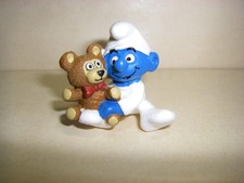 20205 Babyschlumpf mit Teddy Schleich Peyo Made in China Schlümpfe Smurfs