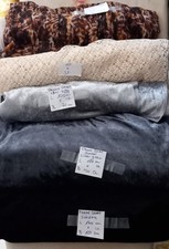 5 versch. Stoff-Reste alle NEU  -  Pannesamt, Viscosekrepp, Spitze