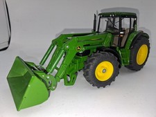 Siku  3652 John Deere 6820 Traktor mit Frontlader     1 : 32