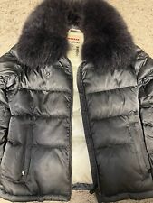 Frauen Prada Winterjacke mit fell, außen dunkelgrau, innen weiß, Größe 38, 