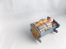 Antike Puppenstube Wiege